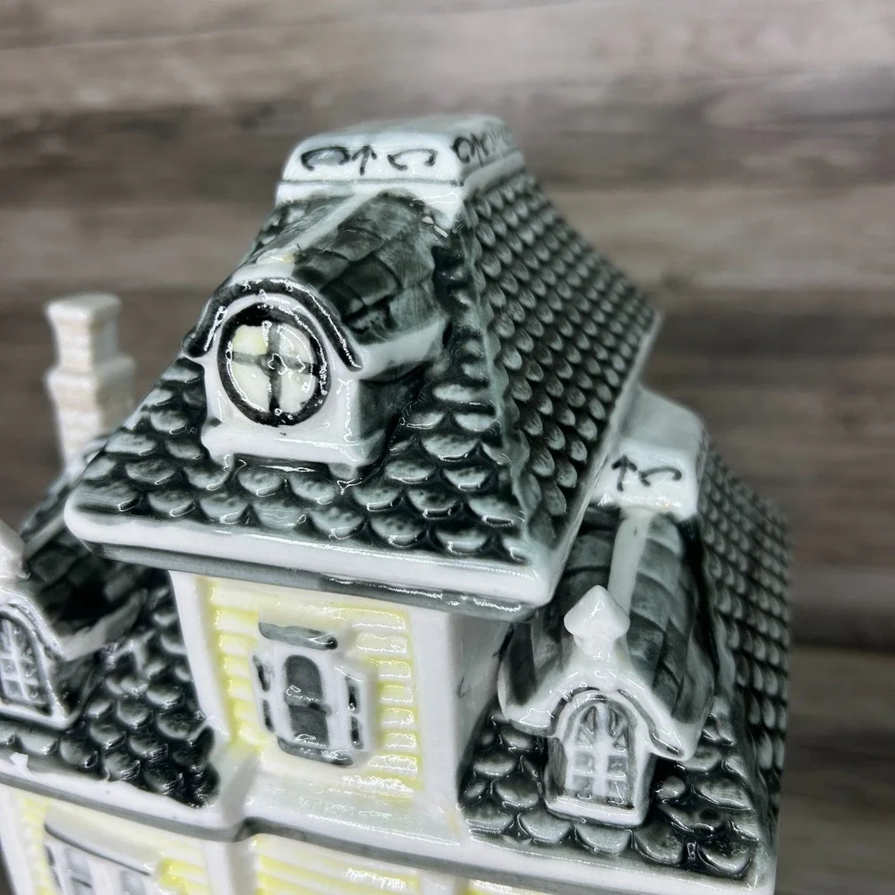Vintage‎ Victorian House Cookie Jar Yellow Gray Roof Ceramic